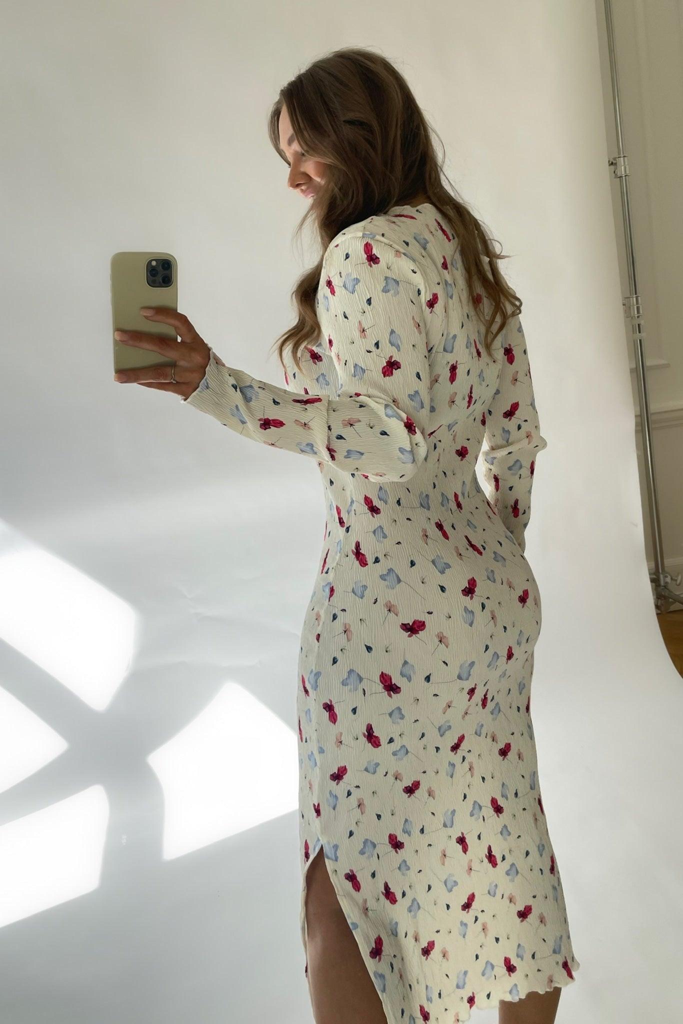 Oda Klänning - Gul Blomtryck - se.byic.com
