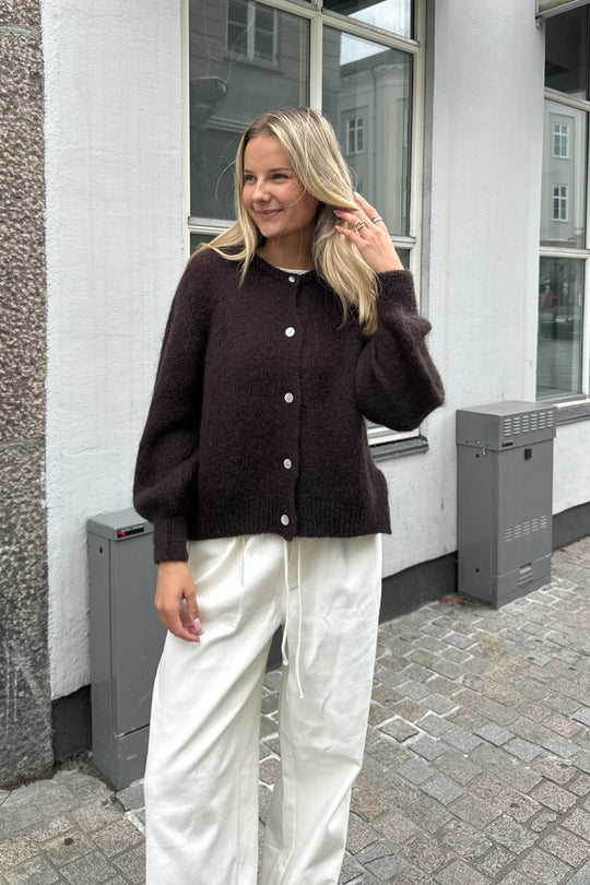 IdaIC Cardigan (Preorder del. week 40) - Mörkbrun