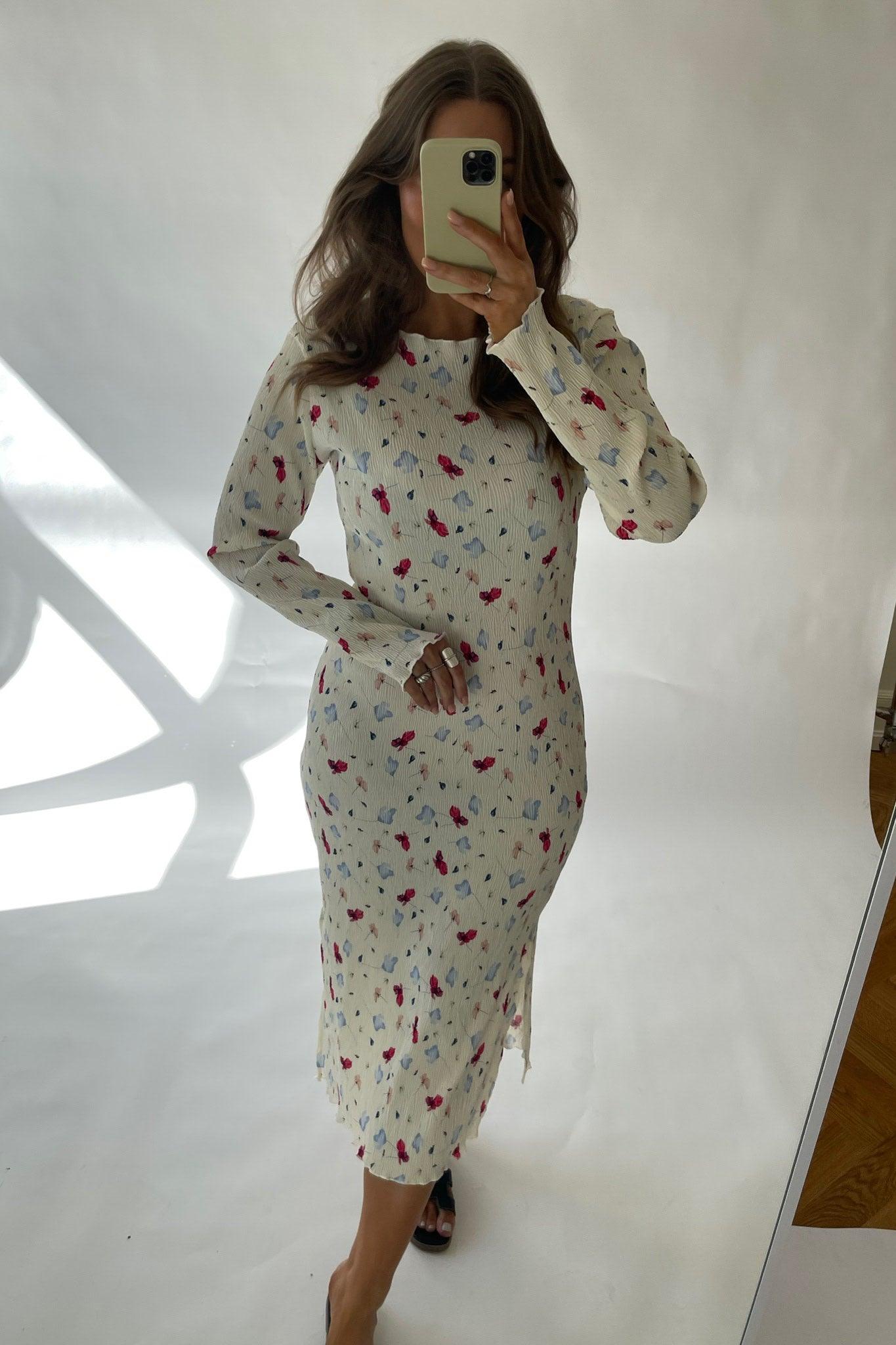 Oda Klänning - Gul Blomtryck - se.byic.com