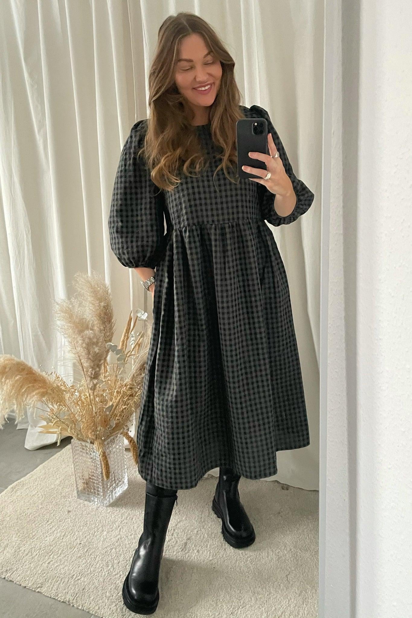 Aminni O-Neck 3/4 Midi Dress - Green - se.byic.com
