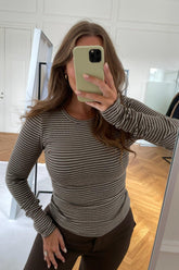 Freya Blus (Preorder del. week 7) - Brun Med Vita Ränder - se.byic.com